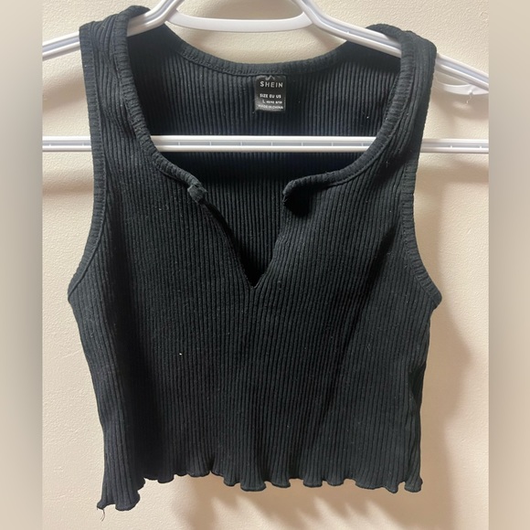 Black cropped tank top - Picture 1 of 2